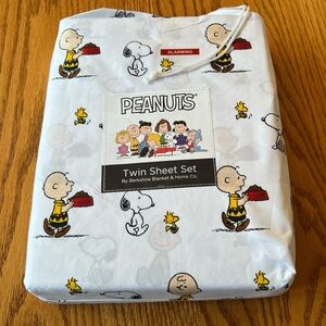 Berkshire Blanket Twin Peanuts Sheet Set